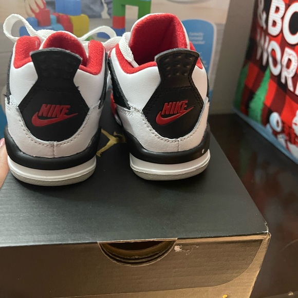 Jordan 4s size 7c - Picture 3 of 5